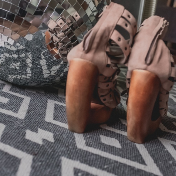 Free People X Jeffrey Campbell Wedges - Picture 4 of 5